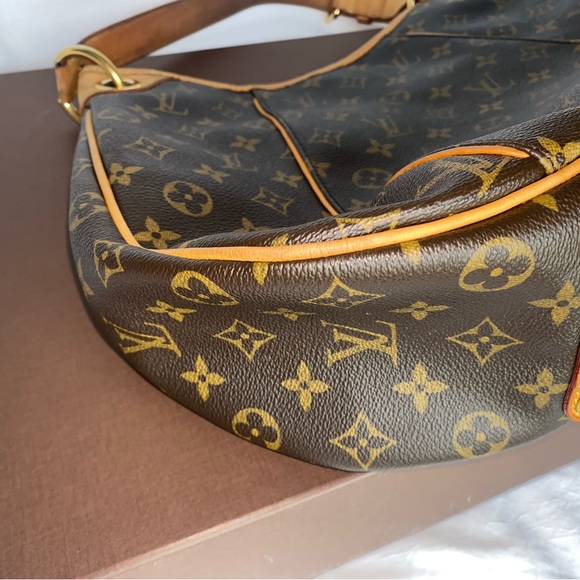 SOLD…. AUTHETIC Louis Vuitton Monogram Galliera PM - Picture 12 of 14
